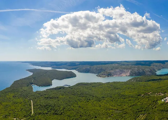 Panoramica ヴィラ Koromačno